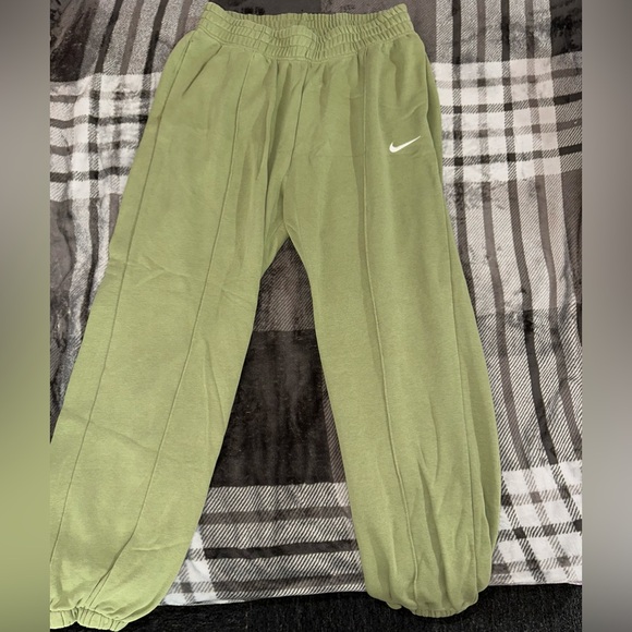 Nike Pants - Nike womens Sportswear Essential Fleece Pants
